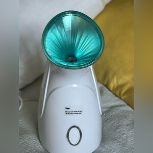 White Facial Steamer with Teal Accents